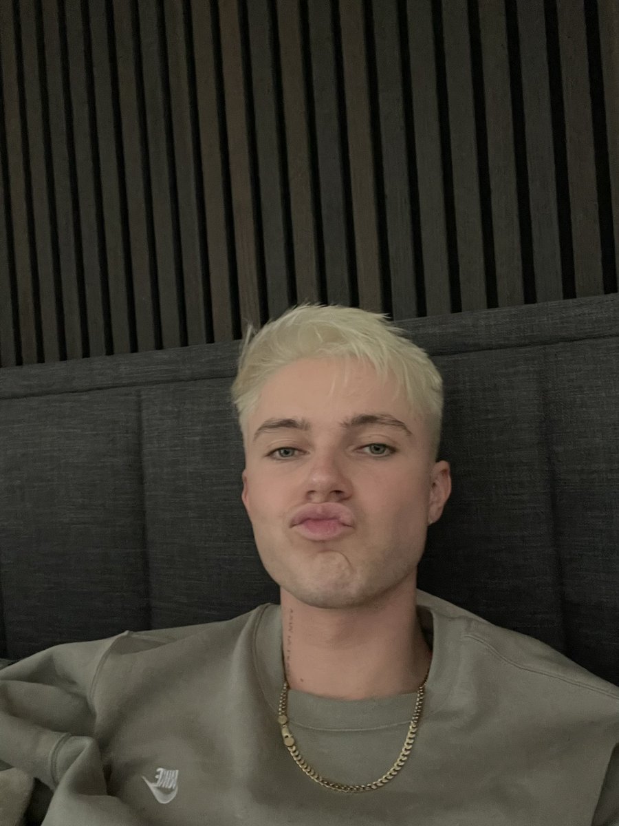 hrvy tweet media