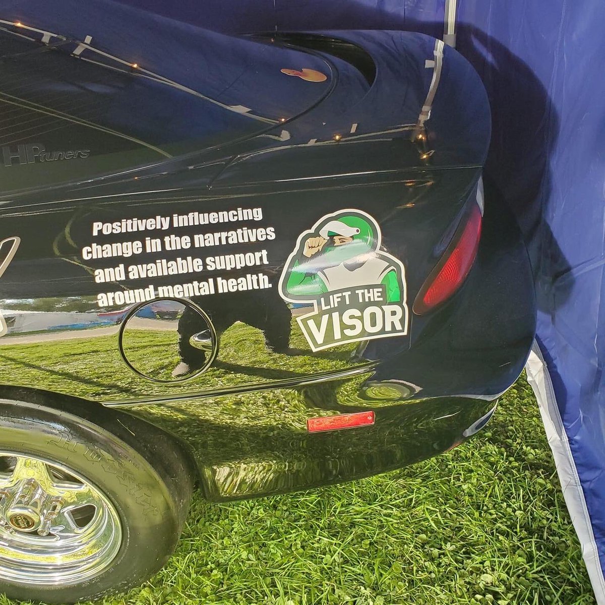 liftthevisor's tweet photo. Mortgage Agent &amp; Drag Racer Steve Hayward making a strong statement about the importance of mental health awareness &amp; the systemic change that's needed in that area, at this weekends Caledonia Fair, where he's integrated #LiftTheVisor into his business display.

Thanks Steve 🙏👊 https://t.co/OsQJXYVBuS