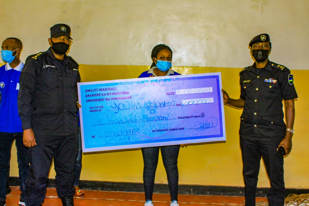 kimisagaraRyvcp's tweet photo. YVs ba @Kimisagara_Sect bishyuriye ubwisungane mu kwivuza abaturage 200. Ni igikorwa cyitabiriwe na #DEA @EmmyNGABONZIZA1 #DPCEO IP M.Schadrack, #ES w'umurenge wa Kimisagara na Vice Coord. wa @NyarugengeV @KWIZERABertin1.
#VolunteersMonth
@AbdallahMurenzi
@gatjmv
@RSSB_Rwanda https://t.co/hHDN3f91Sz