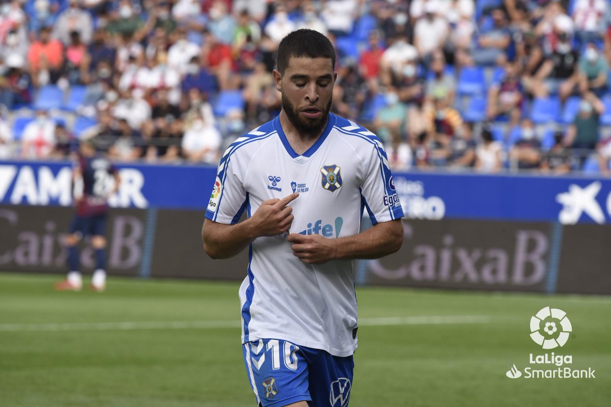 LaLiga's tweet photo. 💫 Todos con La Palma 💫

💙 @CDTOficial 💙

#FuerzaLaPalma 
#LaLigaSmartBank https://t.co/VMg2vY7Hz2