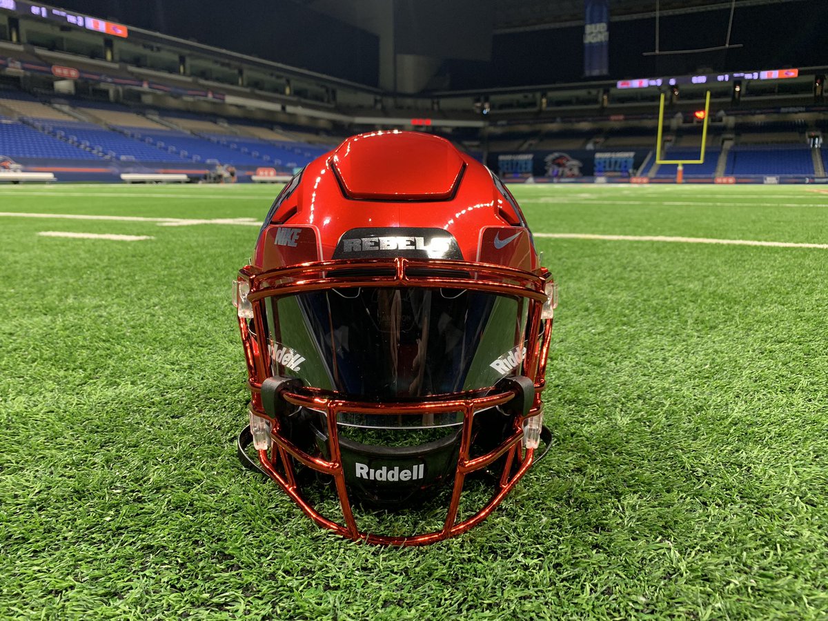 UNLVEquipment's tweet photo. Rebel Red helmet tonight! Simple, clean, &amp; absolute 🔥🔥🔥 https://t.co/U1Ng8gtrs7