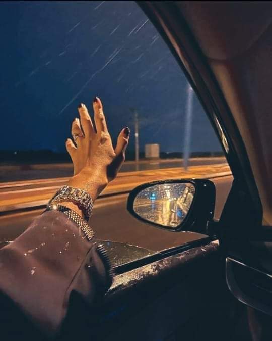 La vie ne te donne pas les personnes que tu veux. Elle te donne ceux dont tu as besoin, pour t'aimer, pour t'aider, pour te quitter, pour te blesser et faire de toi la personne que tu es.....<3