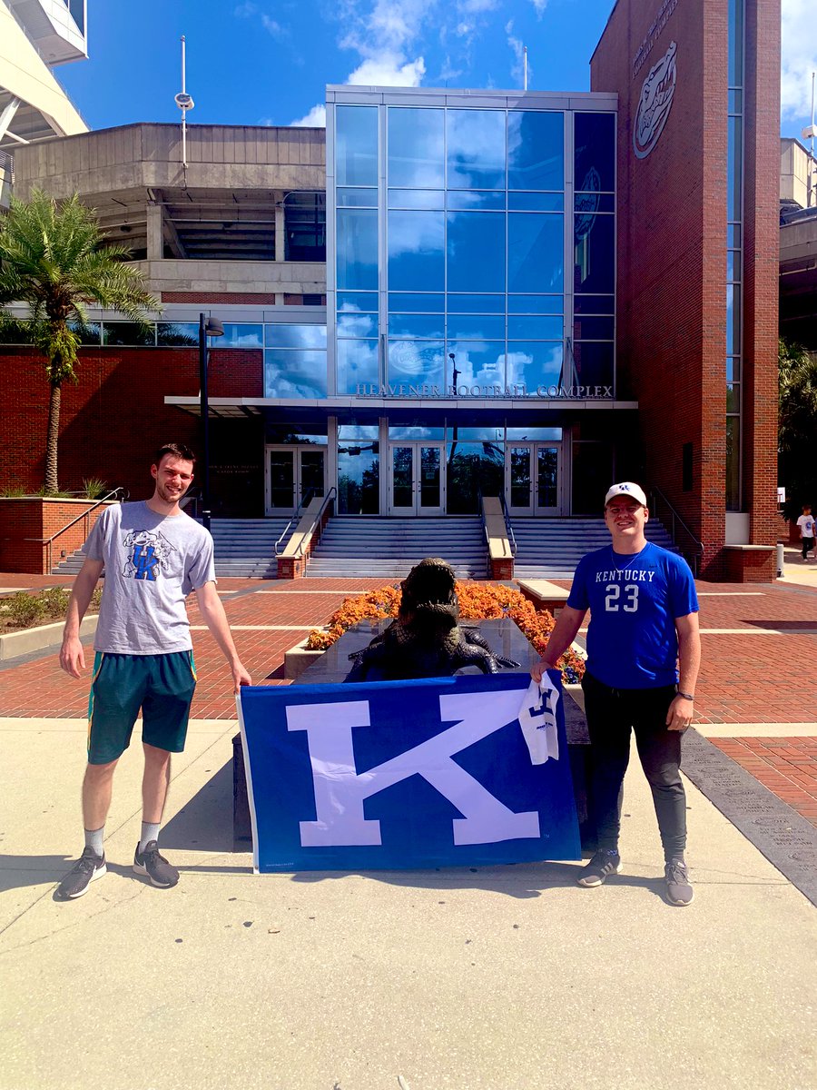 jackkeadle's tweet photo. I think we may have mixed up who the home team was #CayutsBy90 @KySportsRadio @DrewFranklinKSR @ryanlemond https://t.co/vcxiXFD3Mt