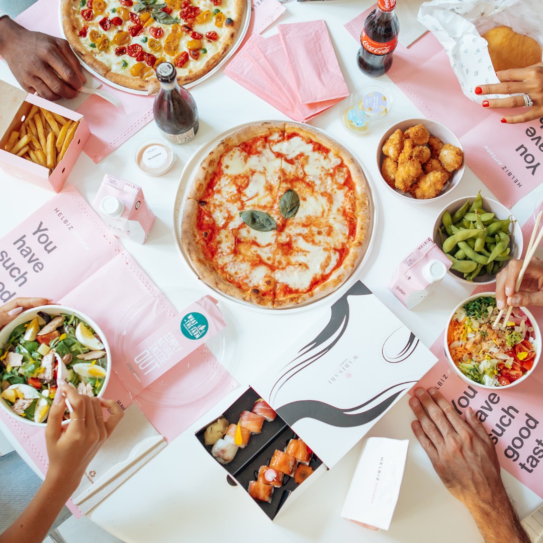 HelbizKitchen's tweet photo. The usual dilemma among friends, simply solved by Helbiz Kitchen
โSalad tonight?โ
โNot really, letโs get pizza. Everyone wants pizza!โ
โI had pizza yesterdayโ
โSo what? Cโmonโฆโ
โGuys, what about Helbiz Kitchen! ๐๐ฅ๐๐ฃโ
#HelbizKitchen #multiorder #ghostkitchen https://t.co/sBwQS3qosH