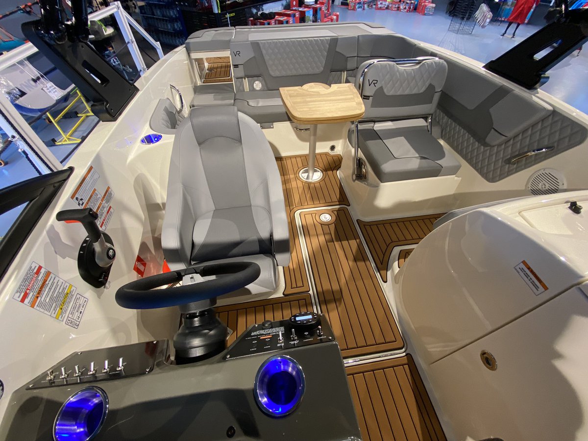 AbersochLandSea's tweet photo. 🔥Bayliner VR6 Bowrider 🔥
Just In! Brand New! 2022 Model! #abersoch #bayliner #baylinerboatsuk #boatlife #mercruiser #vr6 #abersochbeach #pwllhelimarina #thewarrenabersoch #getonthewater #boat #northwales #northwalescoast #northwest https://t.co/wzxD6z8G8Y