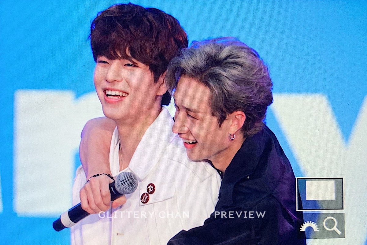 kim seungmin doing things 🐶 (@ksmthings) on Twitter photo 