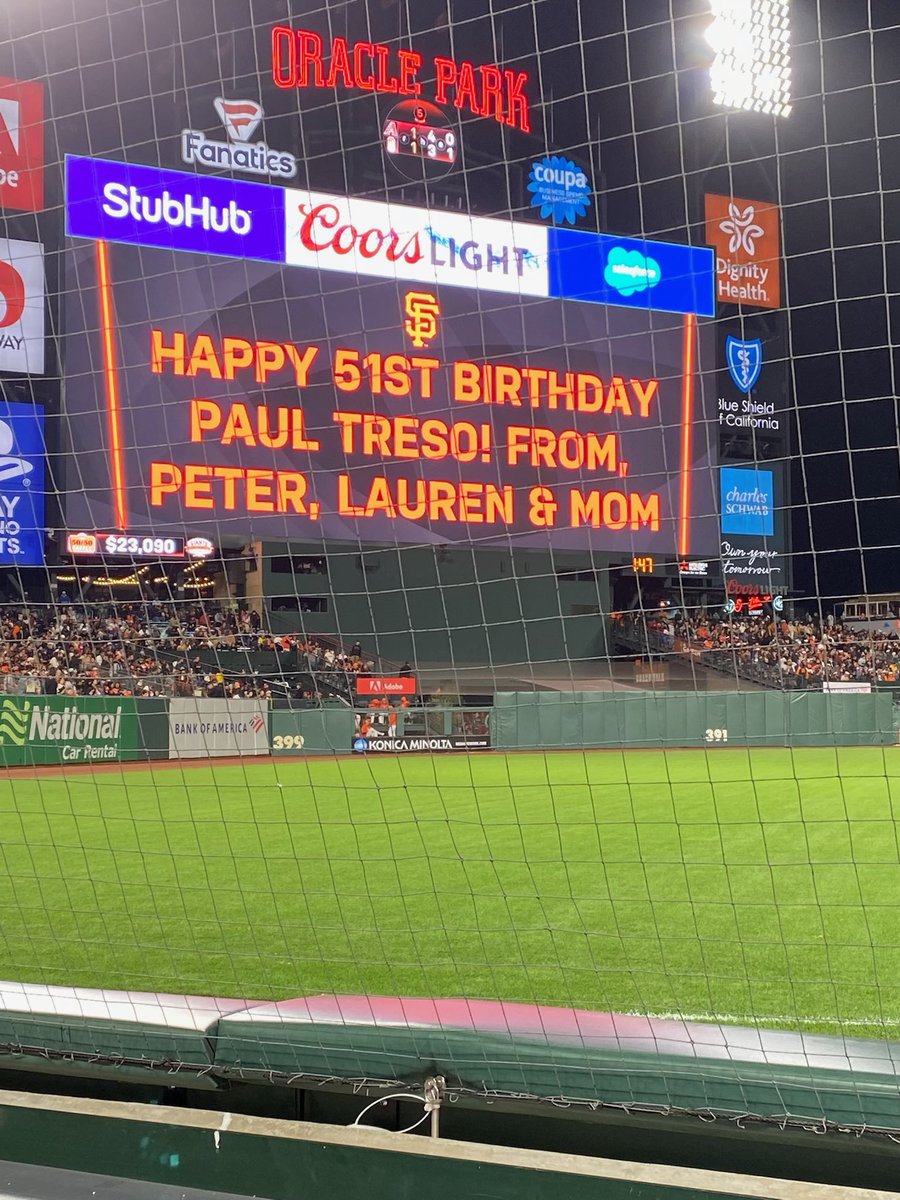 PalFeri13's tweet photo. Thank you to @SFGiants and @SFGiantsFans for making my 9/28 birthday one I will never forget. 6-4 Giants win, little torture.  I went 5 innings without a jacket but it was not easy to qualify for a W. It been a Season I’ll never forget either. https://t.co/NTBvAuTng7