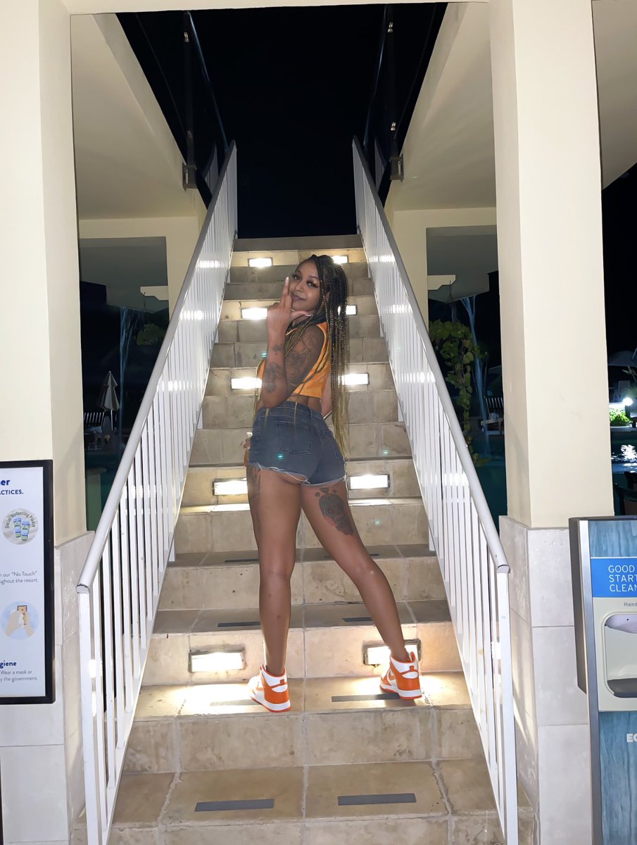 itskyeeee's tweet photo. Flawed, but yet still top tier🙌🏼✨🧡 https://t.co/hQNWbTgU3s