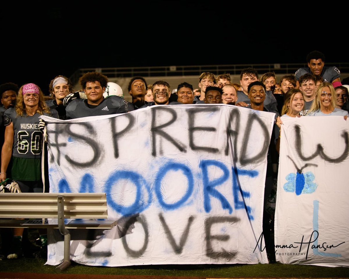 NorthMilitia's tweet photo. Last night was an amazing night to dedicate the football game to the two seniors that will forever be in our hearts!! The huskies were able to pull out a win for Lilly and Chandler💛💙 #livingforlilly #spreadmoorelove https://t.co/jPExLDuYVI
