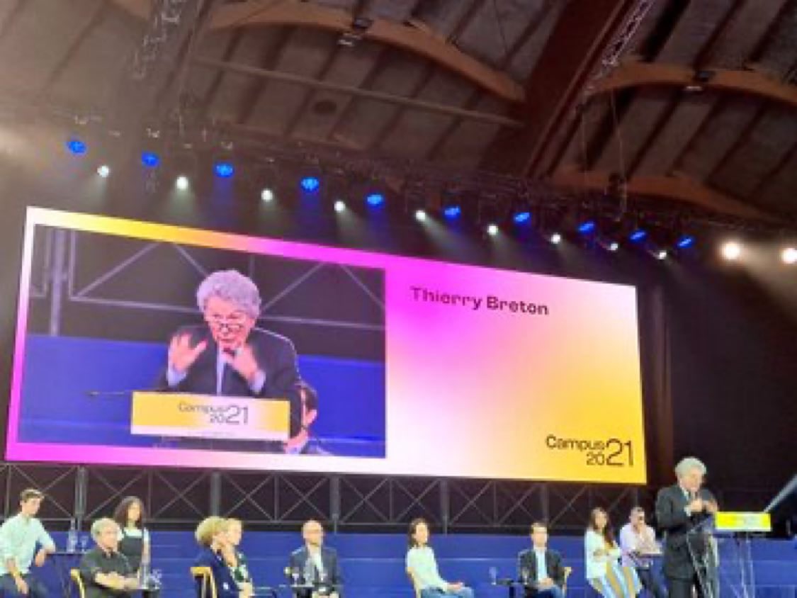 VTrillet_Lenoir's tweet photo. Pour #5ansdeplus et encore plus d’#Europe avec @EmmanuelMacron,
la délégation @Renaissance_UE unie au #CampusMajo d’Avignon autour de @ThierryBreton, de nos ministres, de nos adhérents @enmarchefr et majorité présidentielle et de nos chers @JeunesMacron https://t.co/ovApIfVO1M