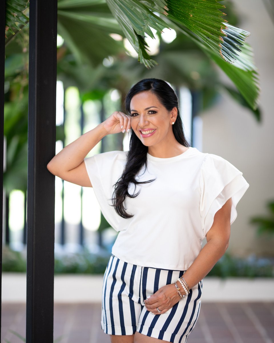 katylizardo_'s tweet photo. Desaprender para Aprender es de sabios! Requiere humildad y firmeza!  🎯

Por más de 2 décadas me las pase en formalidad, incluyendo mi closet … 90% de mis atuendos, formales 😵‍💫

Ahora fluyendo desde lo casual, aprendiendo a desarrollar un nuevo estilo de vida, de https://t.co/L1NAM0iwYY
