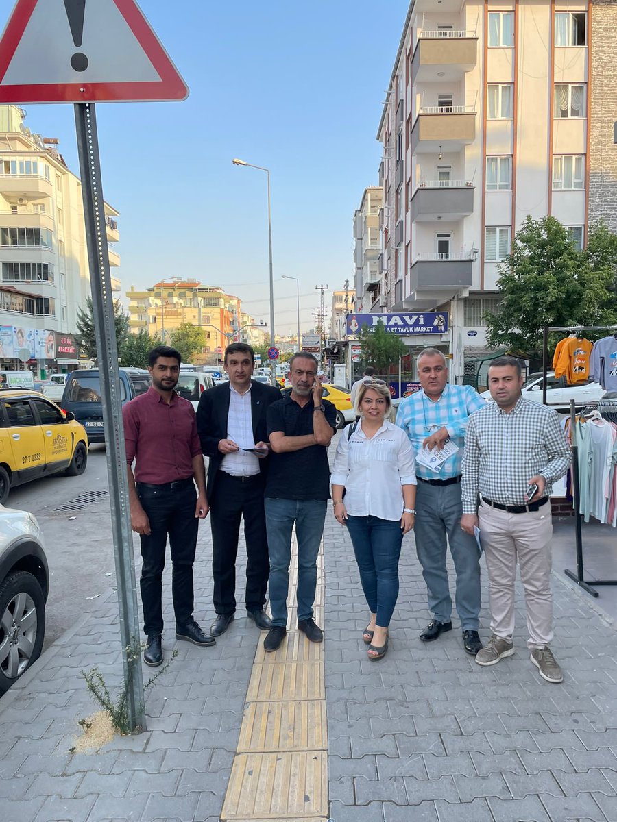 karyamahmut's tweet photo. Şahinbey ilçe yönetim kurulu üye arkadaşlar ile beraber mahalle temsilci adaylarını belirleme üzere çalışmalarında bulunduk #gaziantepdeva #devapartişahinbey #devaparisi #alibabacan https://t.co/Qh56PfKqwn