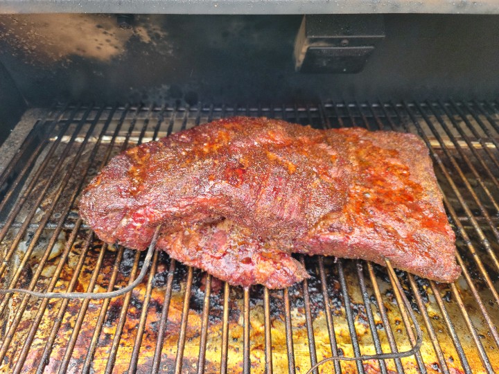 xJawlz's tweet photo. Going a little hotter and a little faster today. This has been on since 0615 hours at 275°F @recteq_official @bbqdadjody #bbq #recteq #recteq700 #recteqlifestyle #brisket https://t.co/LI7hBm1bwQ