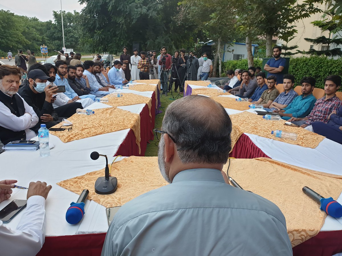 JamiatPK's tweet photo. IJT took issue of med.students and dealt it with professional and legal way.
Students,lawyers,politicians,media personals participated in a round table conference held at @pmc_org lawn
Issues of MDCAT, PMC &amp; TEPS were discussed with them by @PresidentIJT
#NationalDialogueONMdcat https://t.co/K6pN8COLcp