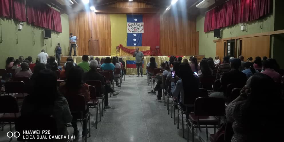 leoalvacabrera's tweet photo. Sostuvimos un excelente Encuentro con el equipo de Gestión Educativa, personal Directivo del municipio Zamora brindándole las Orientaciones ministeriales para el regreso a clases seguro y progresivo 2021-2022. #VacunateContraLaCovid19 @NicolasMaduro @_LaAvanzadora @MPPEDUCACION https://t.co/u33qikwKGW