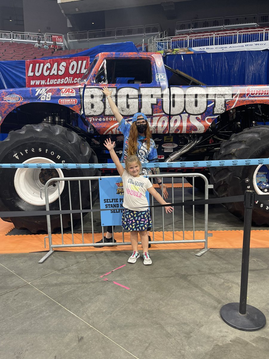 Maxinn_Outt's tweet photo. Girl power!!! #Hotwheelsmonstertruckslive https://t.co/eLmW8jEeQS