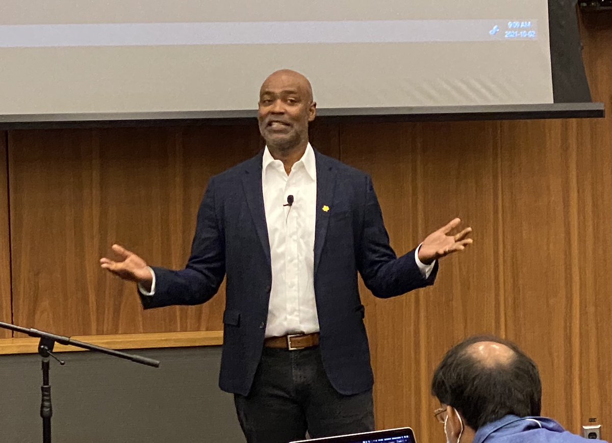janephilpott's tweet photo. An outstanding morning for Day 2 of the #QHS EDI Forum. So impressed by the presentations from the  working groups on outreach, admissions &amp; research. Our students in particular are stars🌟. Feeling both challenged and charged up by the keynote from @DrIvanJoseph. https://t.co/ECVDBaRK5g