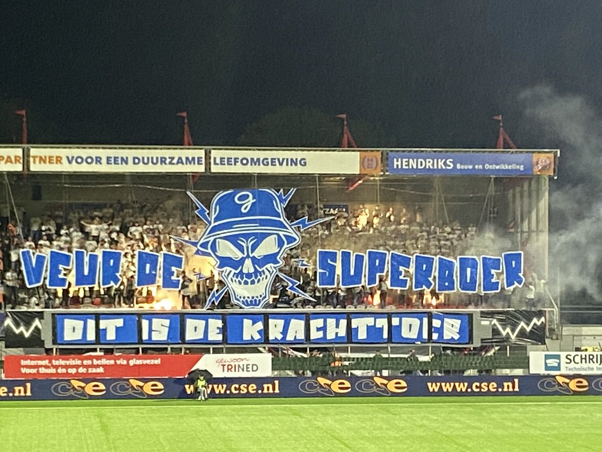 hmostendorp's tweet photo. Na een fijne 0-3 overwinning in Oss gisterenavond met een geweldige steun van een uitverkocht uitvak, vandaag de hele dag ontspannen langs de lijn gestaan bij @DeGraafschapJO. #SamenD’ran 💪🙏 https://t.co/1nxRaV0jk5