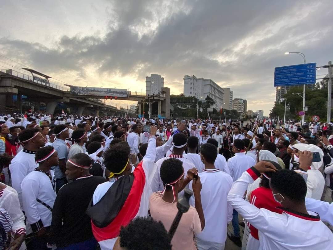 AfariShifa's tweet photo. يحتقل الاثيوبون من #Oromo  بـ"مهرجان #إريتشا" (عيد الشكر ) في الأحد الأول من أكتوبر  كل عام. 
"يقام للمرة الثالثة في أديس أبابا #فينفني، بعد توققه 150 عاما منذ عهد الإمبراطور "منليك الثاني (1889-1913).
يذكر  انه يوجد للعفر الكوشيون عيد مماثل يدعى #Faaro
تم اهماله لاسباب عقائدية. https://t.co/DFL4ZjsFwo