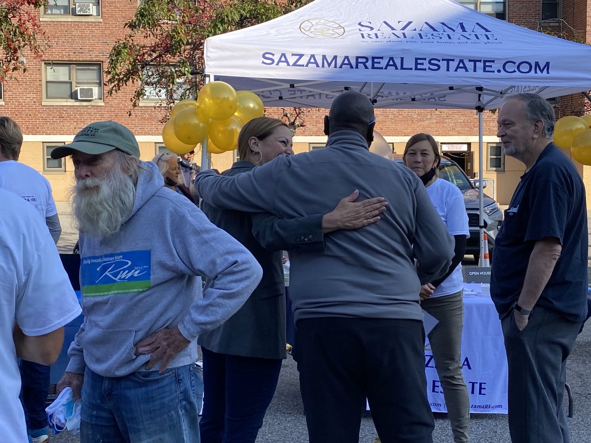 MaryTamerBoston's tweet photo. A perfect fall Saturday in #District6 that began with the 4th annual Family Fun Run at the South Street Youth Center in #JamaicaPlain then soccer and flag football in #WestRoxbury. I even saw #TeamTamer Vikings on the field! #bospoli #youthsports https://t.co/VNNW9G3HXg