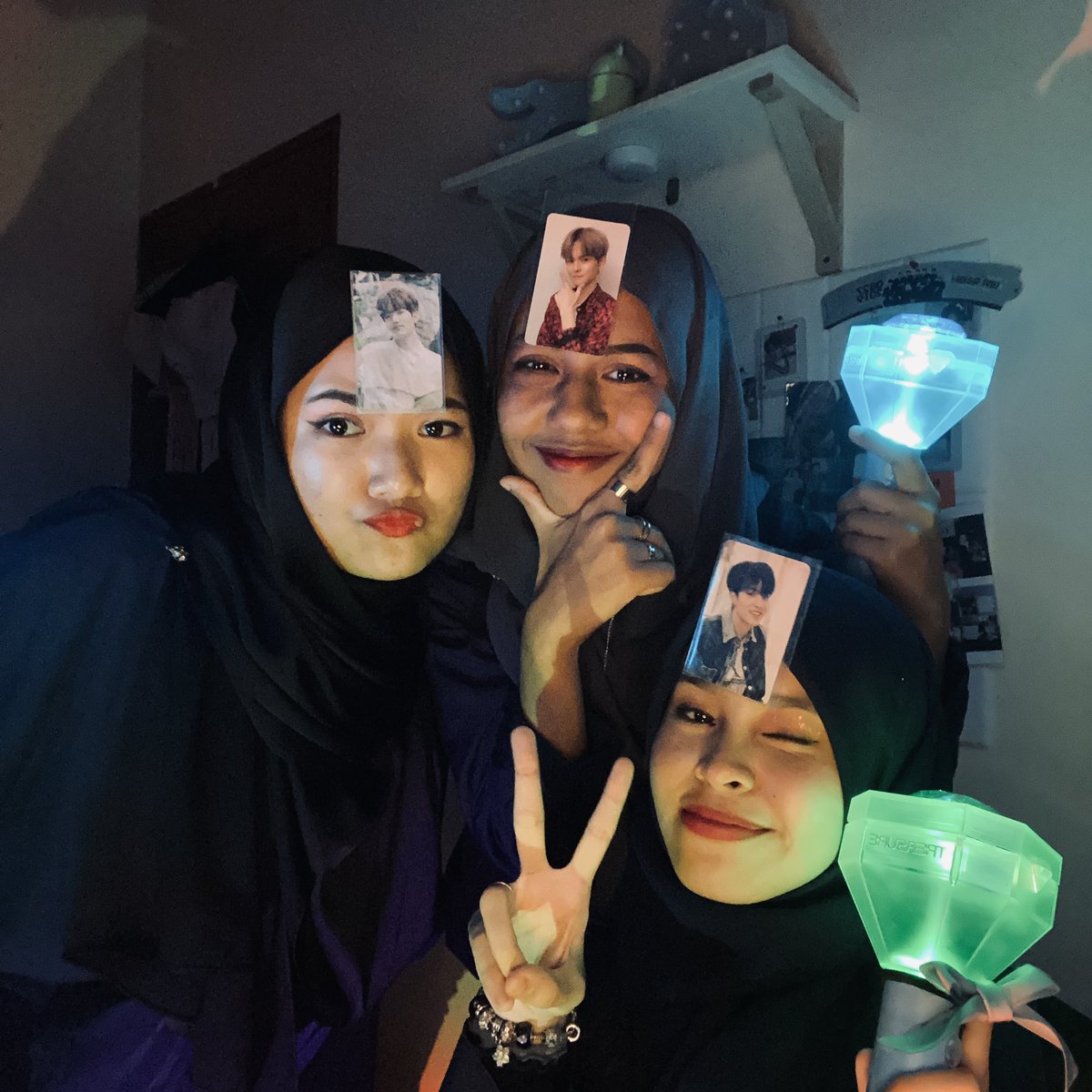 rayimnida_'s tweet photo. Fangirl during the day, Dean Lister during the night 🥵💎
.
.
#TREASURE_1stPrivateStage 
#TeuDay_DDAY 
#PsychGalaNight https://t.co/Huc91m8UqD