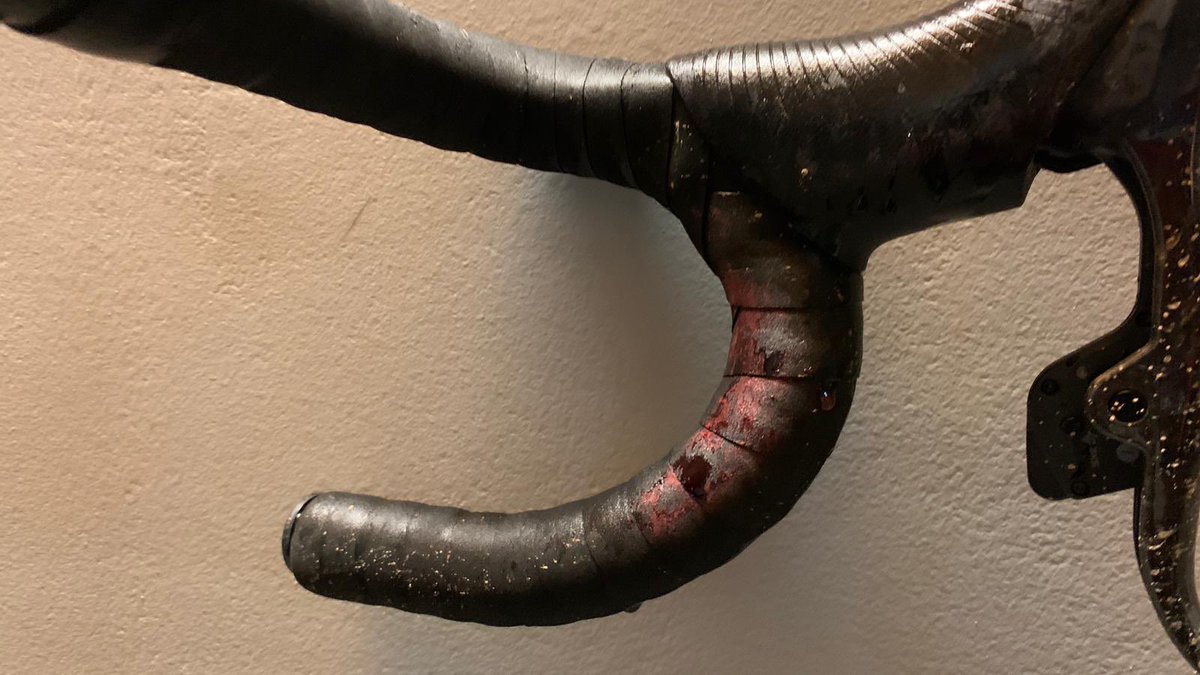 Laura_Meseguer's tweet photo. Lizzie Deignan’a handlebar after today’s battle #ParisRoubaixFemmes 
📸 @TrekSegafredo https://t.co/t0Myj4ukwk