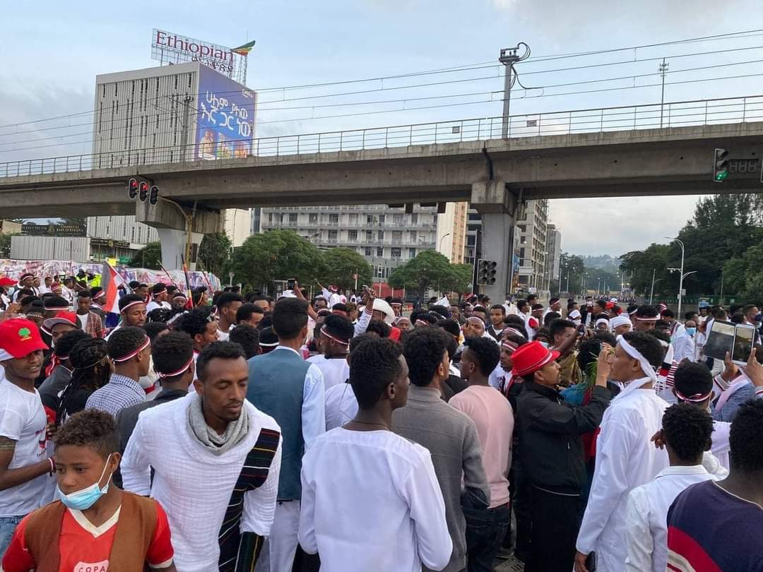 AfariShifa's tweet photo. يحتقل الاثيوبون من #Oromo  بـ"مهرجان #إريتشا" (عيد الشكر ) في الأحد الأول من أكتوبر  كل عام. 
"يقام للمرة الثالثة في أديس أبابا #فينفني، بعد توققه 150 عاما منذ عهد الإمبراطور "منليك الثاني (1889-1913).
يذكر  انه يوجد للعفر الكوشيون عيد مماثل يدعى #Faaro
تم اهماله لاسباب عقائدية. https://t.co/DFL4ZjsFwo