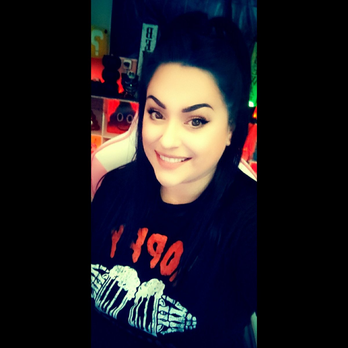 PickyNixie's tweet photo. https://t.co/apiKd8xpcm

#twitch #twitchaffiliate #livenow #live #comehangout #follow #followme #teamb42 #SBS #panda #pandapoo #rainbow #custommerch #merch #art #design #gamer #loyalty #customdesign https://t.co/HBUxLXrJUx