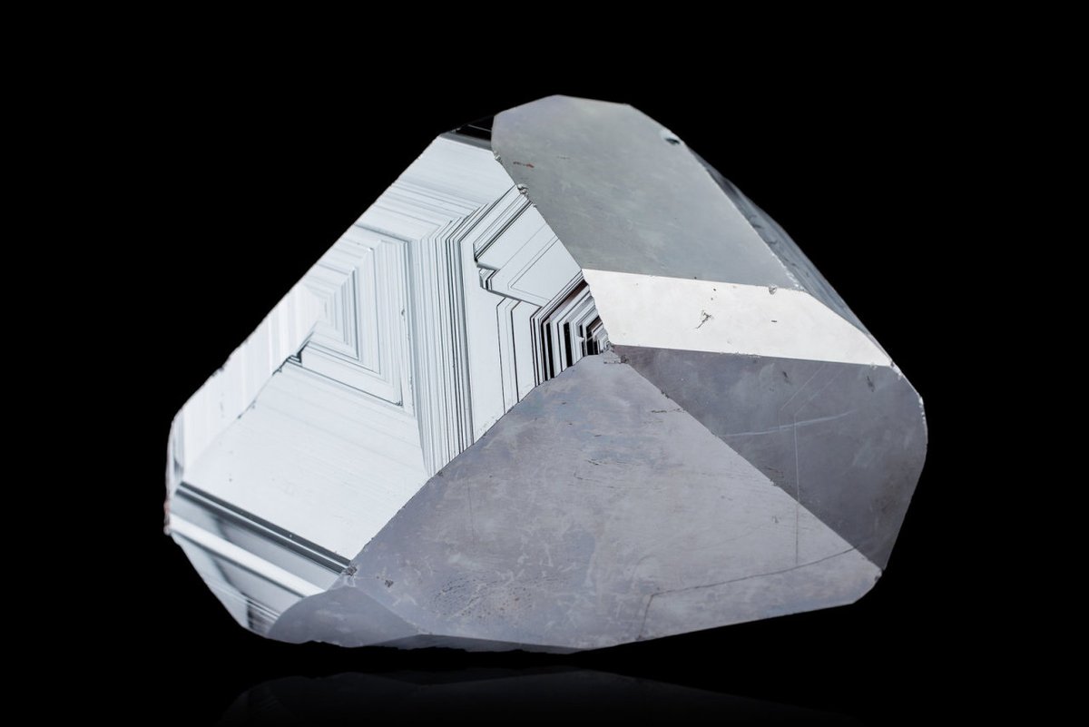 Archillect tweet media