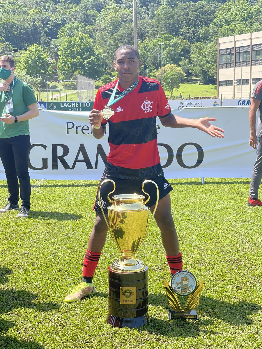 LorranLucas09's tweet photo. Feliz pelo título, e ainda mais com artilharia 🙏🏽🏆❤️ https://t.co/DZIl8DSptc