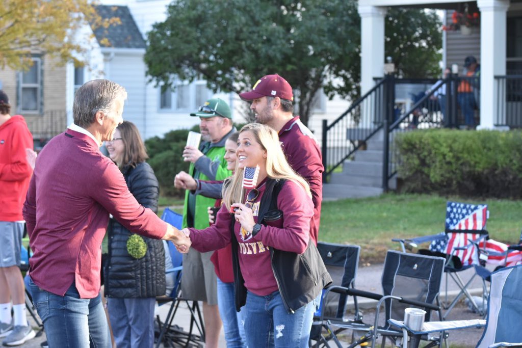 LeaderJohnThune's tweet photo. Spirits were high at @NorthernStateU #GypsyDays Parade today. #WolvesNation was out in full force to enjoy the great weather and support their teams. Go Wolves! https://t.co/GdCs32PEk3