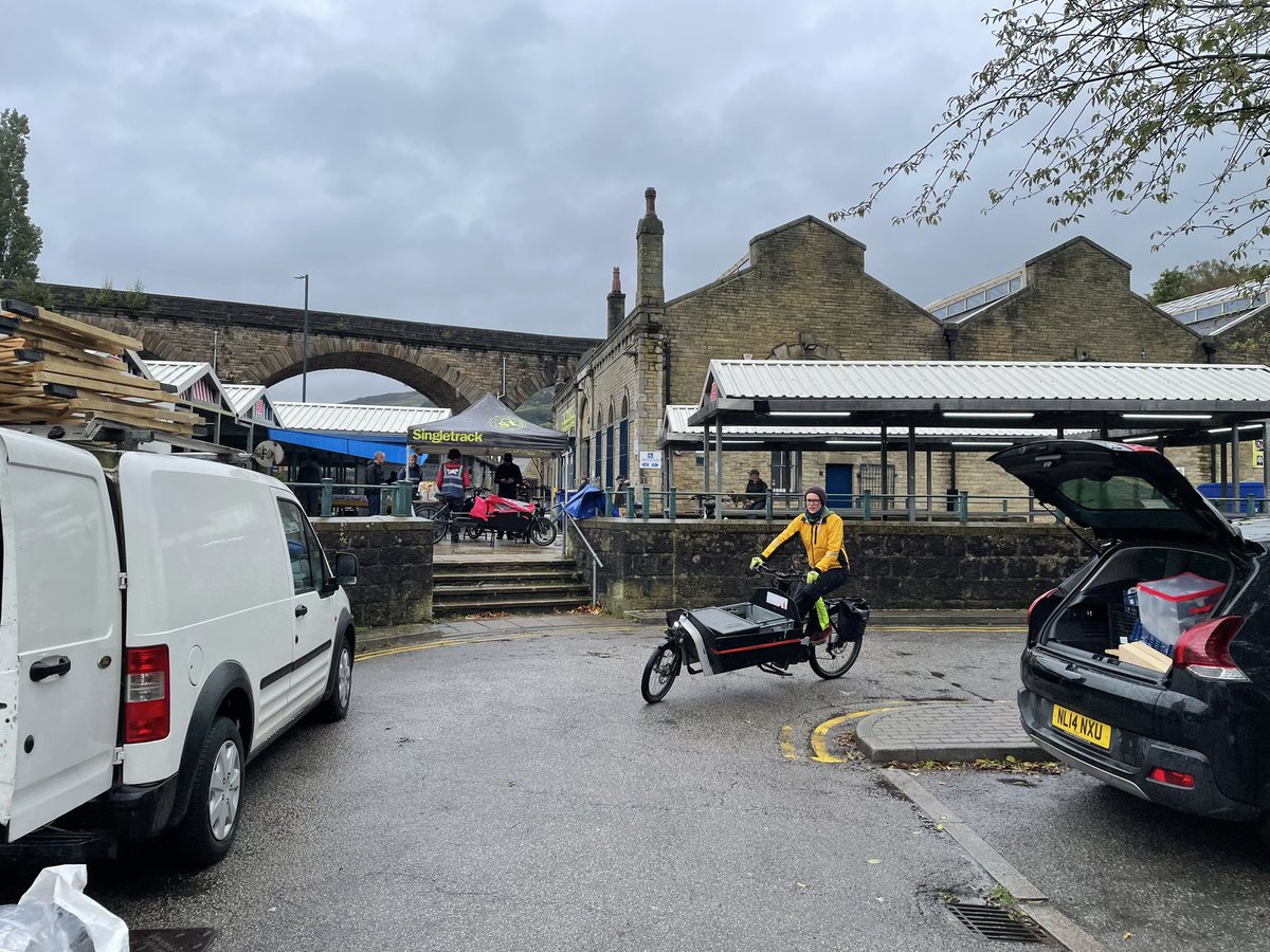 Cargodale (@cargodale2) on Twitter photo It might have been grey* but lots of people came to have a go on our ecargobikes! Fab to get <a href="/1fishonabike/">Hannah Dobson</a> to try Bertha. Thanks <a href="/singletrackmag/">Singletrack Magazine</a> for lending us your shelter.
*for ‘grey’ read pouring with rain It might have been grey* but lots of people came to have a go on our ecargobikes! Fab to get <a href="/1fishonabike/">Hannah Dobson</a> to try Bertha. Thanks <a href="/singletrackmag/">Singletrack Magazine</a> for lending us your shelter.
*for ‘grey’ read pouring with rain