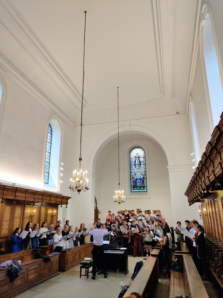 SomervilleChoir's tweet photo. A wet day, but glorious to have the current choir be joined by a lot of alumni to celebrate the 20th anniversary of the college choir in its current form. 

@SomervilleOx https://t.co/JQDdeqik60