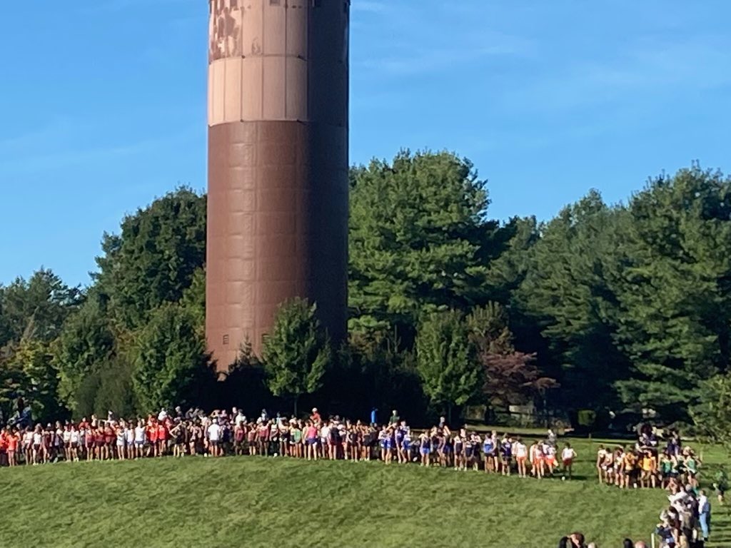 Love cross country races because I can cheer on my own kid and his team and then so many PWCS teams too! Beautiful day for Octoberfest XC meet at Great Meadows this morning.