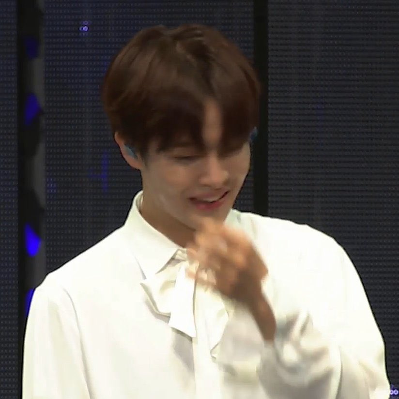 chslvr's tweet photo. treasure leader emotional breakdown https://t.co/J1112sgxfe