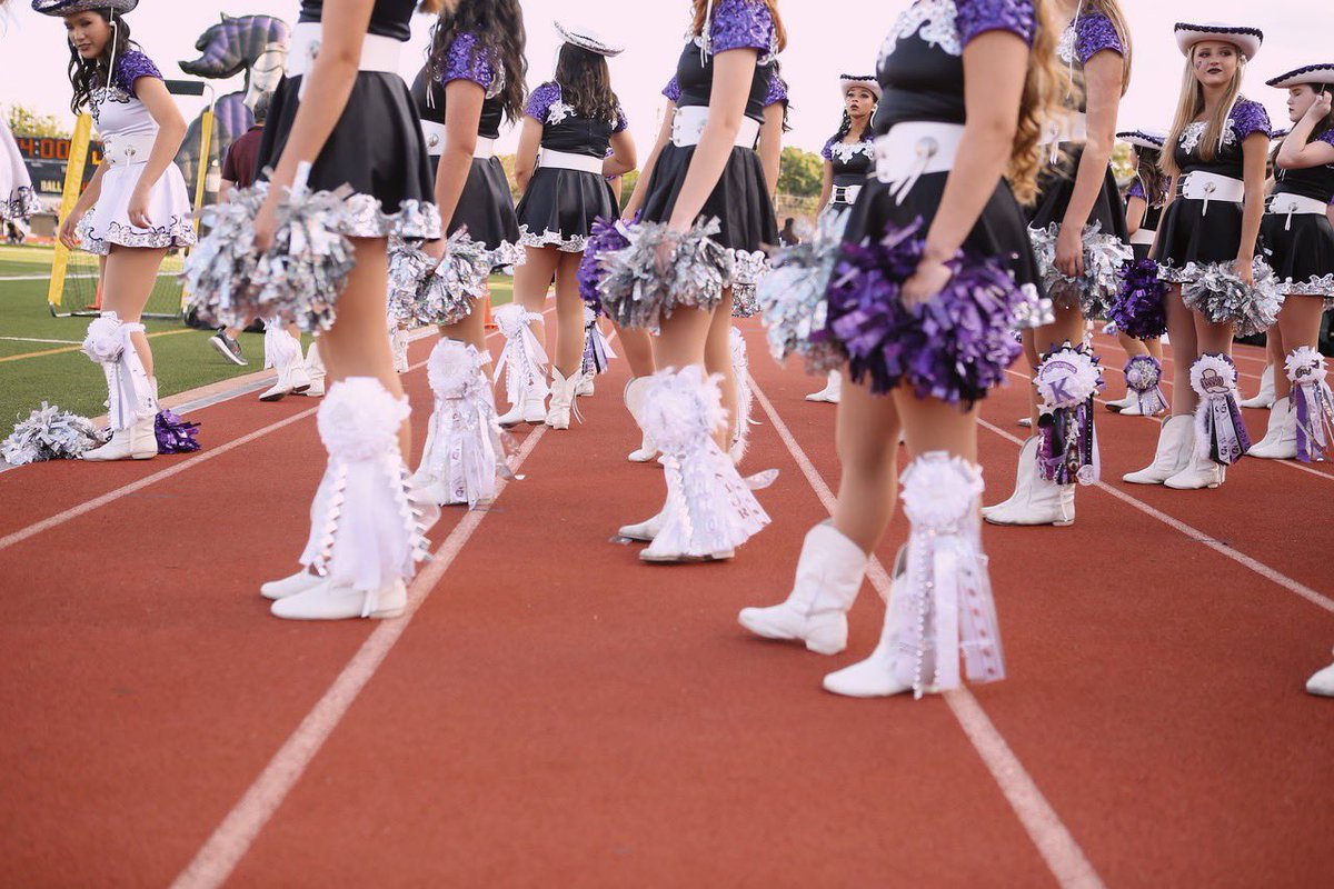RoyaltyCrhs's tweet photo. What an amazing Homecoming for Cedar Ridge! @CRHS_Nobility got to join us in watching @RRCRFootball defeat the Tigers 34-0! Royalty had their last Streamer Jazz performance and we got to watch our Colonel, Taylor Snoga be crowned HoCo Queen! ✨🏈 #happyhoco #fbszn #royalty2122 https://t.co/gz0bRI5IgE