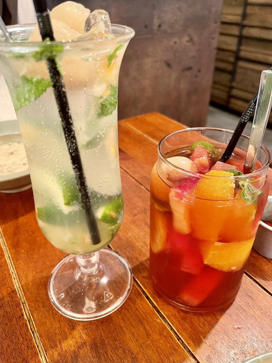 norlinkarim's tweet image. Dinner &amp;amp; mocktails after cup sleeve event &amp;amp; shopping with my sis @Nora_Jimin23 
#VirtualSaturdate #VirtualDinner #WAPmembers @_mahitabel @KookieBae26 @MamaArmy12619 @MyMagicShop97 @neferteedi @Cynthia134340 @KeiMagicShop @TannieFan @Btsarmymom_SG