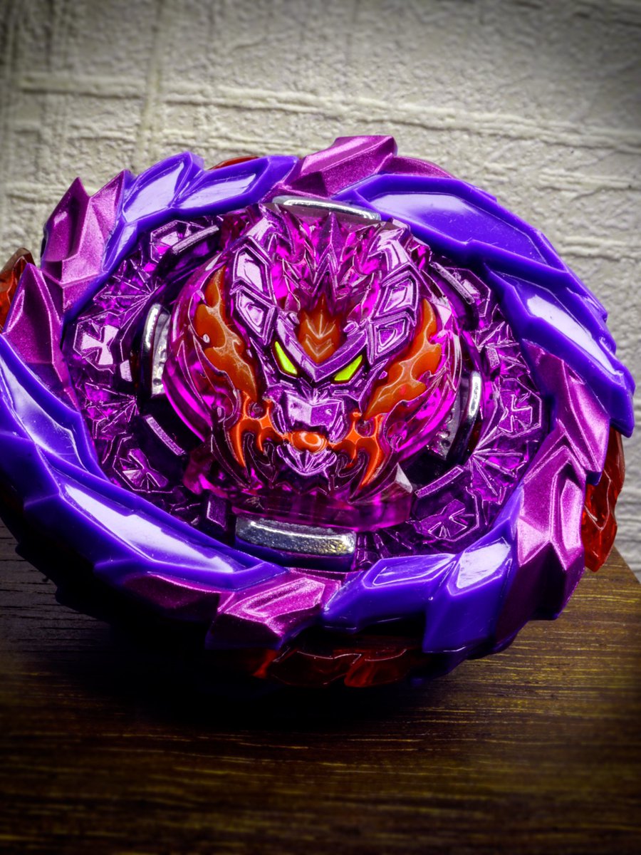 今日は仕事だったが、なんとか買えました✨ セットのバハムートです