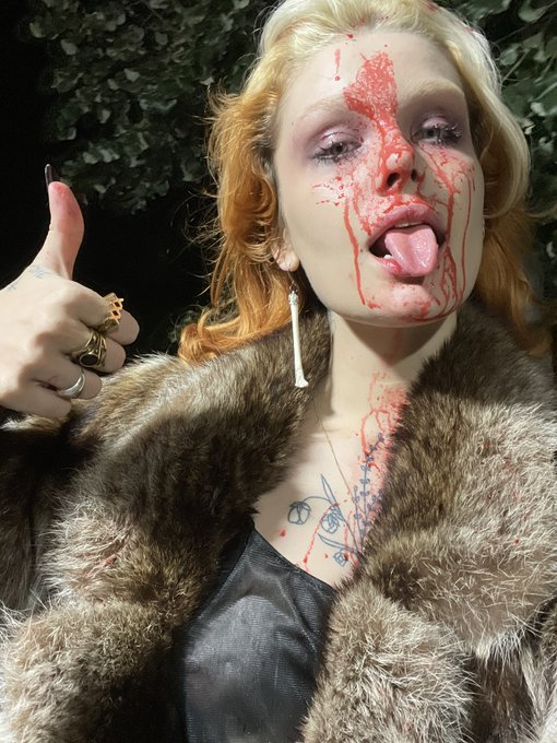 get ready for some halloween porn at the end of this month 🤩 https://t.co/eurVLgG3Ku