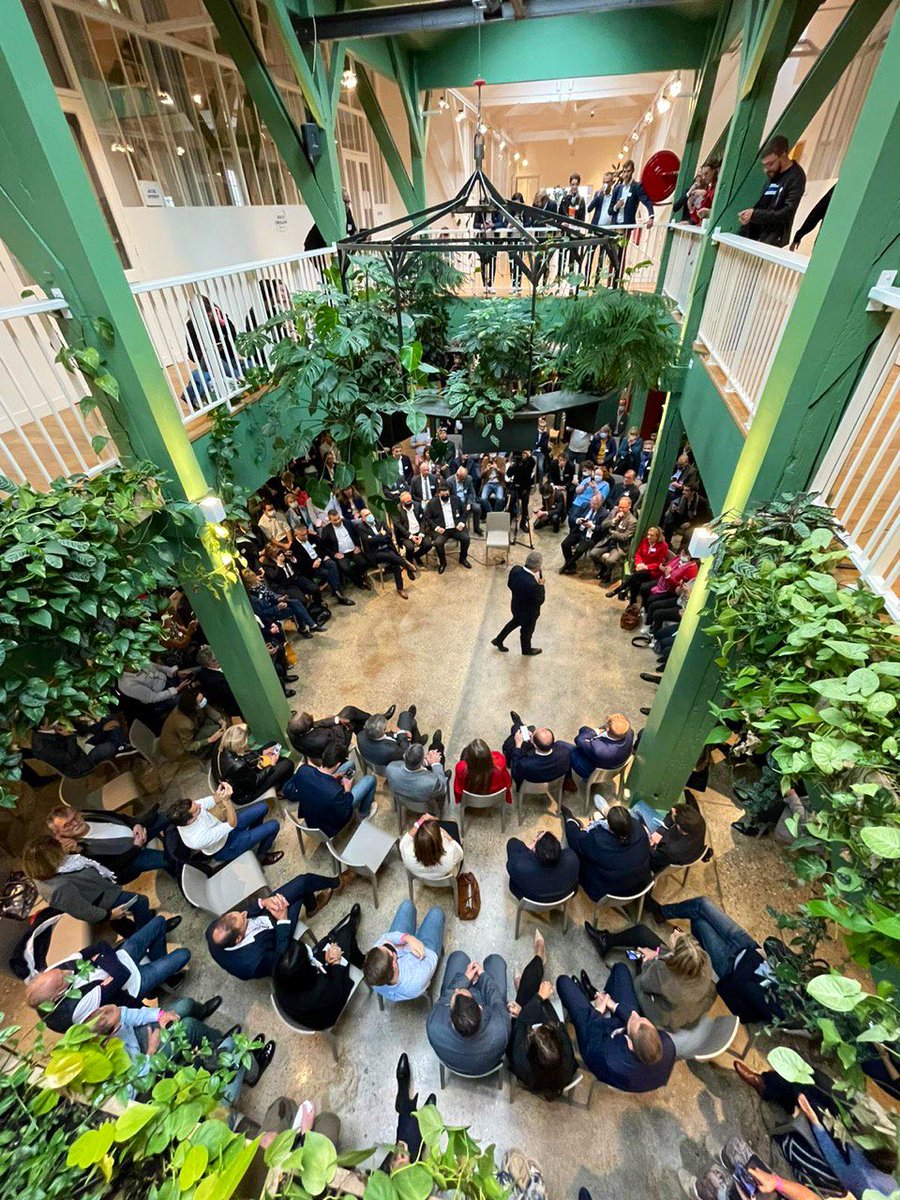 xavierbertrand's tweet photo. Merci pour votre mobilisation à l’occasion du séminaire de travail de @_Lamanufacture. Ensemble, nous bâtirons le projet qui permettra de restaurer l’autorité de l’Etat, instaurer une République des territoires et refaire du travail la clé de voûte de notre projet national. 🇫🇷 https://t.co/I5xO945w5u