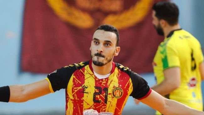 🤾‍♂️👏 Bravo et félicitations à nos handballeurs sang et or qui remportent la Coupe de Tunisie de handball après leur victoire 27-23 contre #CSSakietEzzit 🎆🎇
❤️💛💪 #Triplé #TripleHistorique