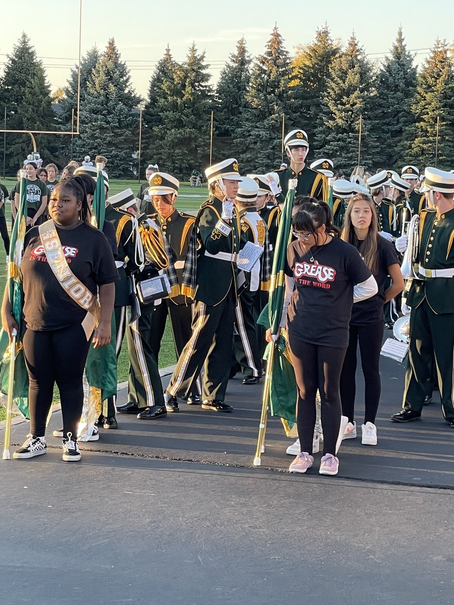 NDPBands's tweet photo. 10.01.2021 Notre Dame Prep vs Erie Mason #goirish☘️ #gogreen #greasedlightning #ndpmarchingband2021 #fightingirish @NDPMA https://t.co/KgFRf6Soiz