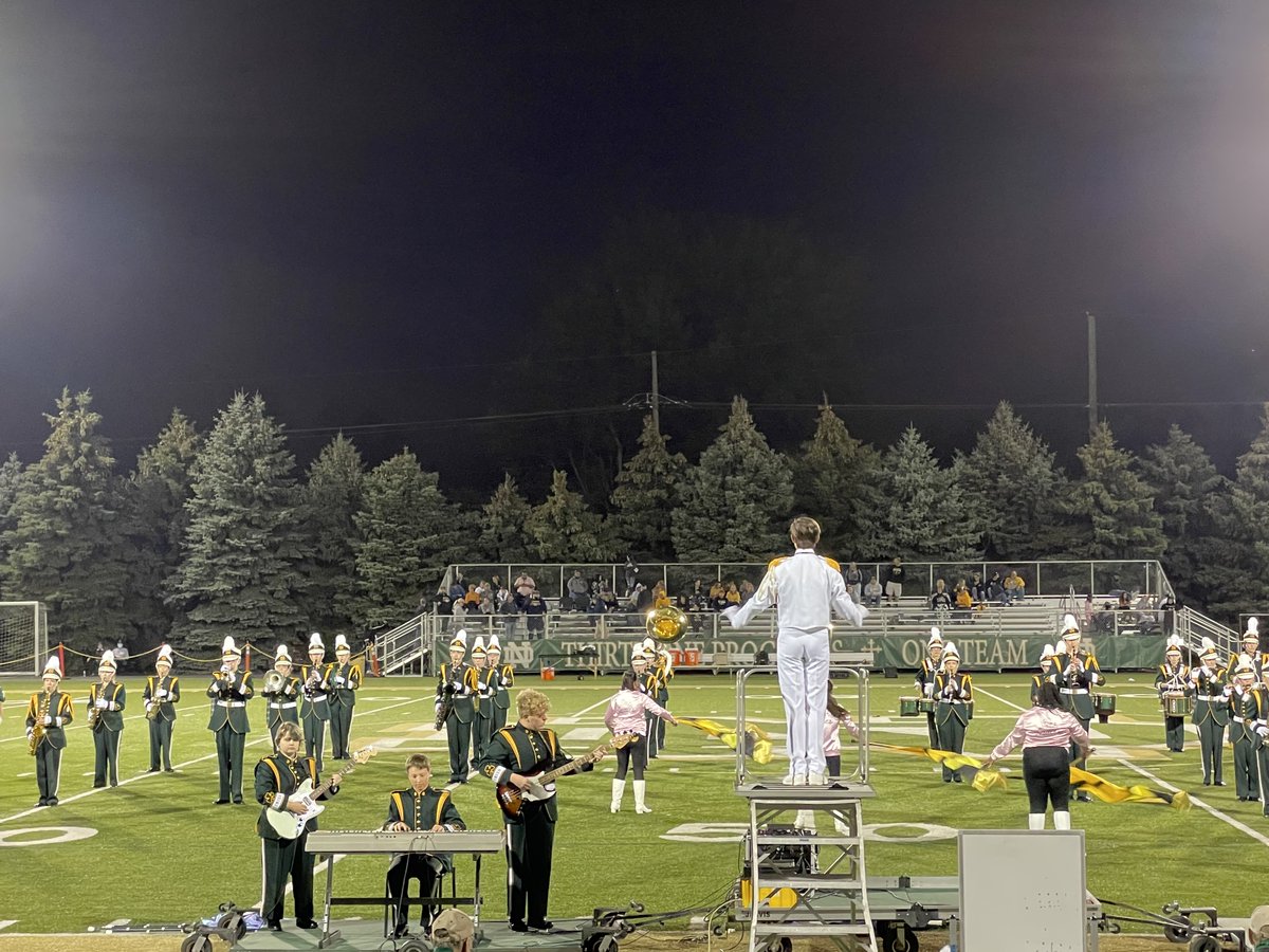 NDPBands's tweet photo. 10.01.2021 Notre Dame Prep vs Erie Mason #goirish☘️ #gogreen #greasedlightning #ndpmarchingband2021 #fightingirish @NDPMA https://t.co/1Ytg1c2BDT