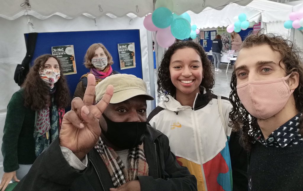 DivestBirkbeck's tweet photo. Thanks to those who visited us at the Welcome Fair today. Some great conversations and lots of support. Weβll be here all week! π #GreenNewDeal #divestment #helloGND https://t.co/j8T5wujCUE