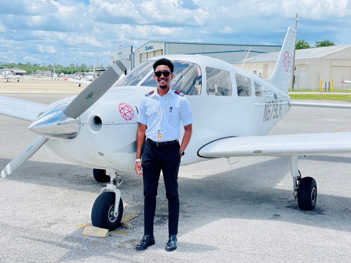 uppa_aviators's tweet photo. Congrats to these two young lads, @lovvewolf &amp; @MrJoshuaOpio upon your wonderful accomplishments. Welcome to this exclusive club. #FutureCaptains #UgandanPilots #SeptemperPhotoDump #HappyLandings https://t.co/r8Fskuze1j