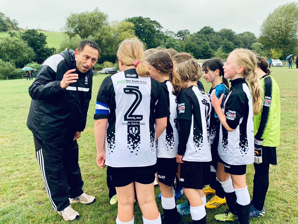 Teamgrassroots_'s tweet photo. #Shoutout to Leigh &amp; Bransford Badgers U11 Girls who won their first ever league match this morning! After so many times trying, unfortunately their coach Cassie was working and ended up missed the game.  This is the team FaceTiming her at the end to let her know the good news! https://t.co/vNrSB7fPD2