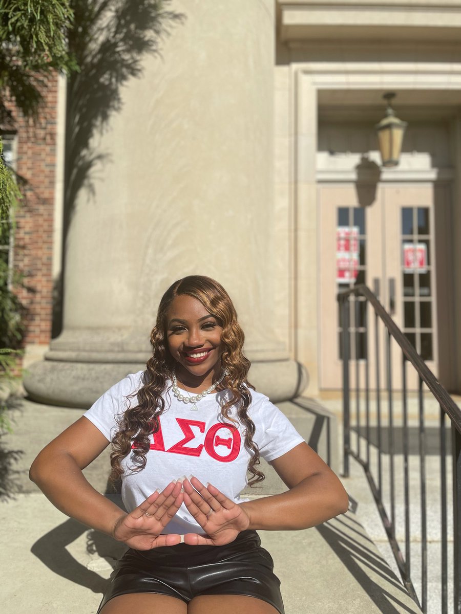 dstcltalumnae's tweet photo. October is Collegiate Connection Month! Kudos to the bright college students leading our local college chapters as chapter presidents: Zariah Taylor/Gamma Lambda, Dawn Peaks/Iota Rho, Jay'La Evans/Upsilon Mu #CACCares #CollegiateConnectionMonth #SensationalSAR #DST1913 https://t.co/h01XZWZUk7