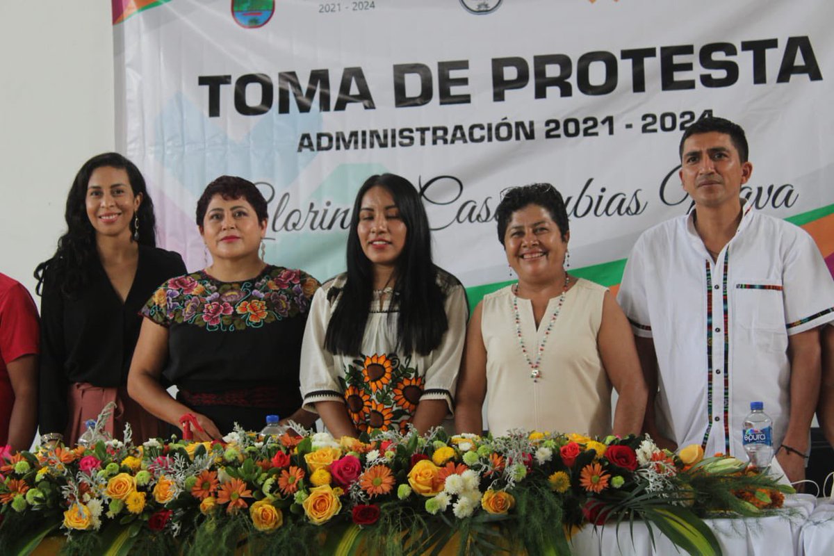 HectorAstudillo's tweet photo. En los municipios de José Joaquín de Herrera y Ahuacuotzingo, tomaron protesta las nuevas alcaldesas Orquídea Hernández y Glorinda Casarrubias respectivamente. El Poder Ejecutivo estuvo representado en estos eventos por el Srio. @luisaguirrej y la Subsria. @AdrianaPSalgado. https://t.co/S7IJdWrpAO