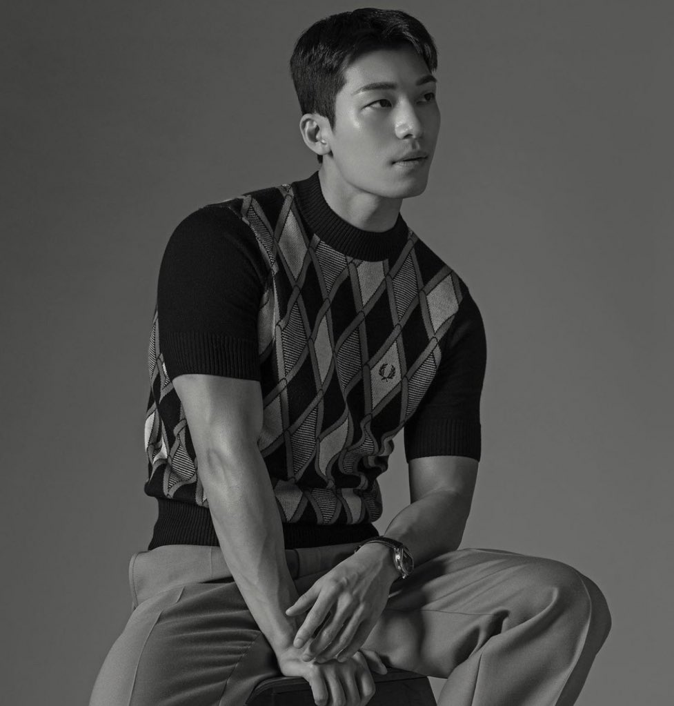 CINEMA505's tweet image. Wi Ha-joon de Round 6 para a Men's Health.