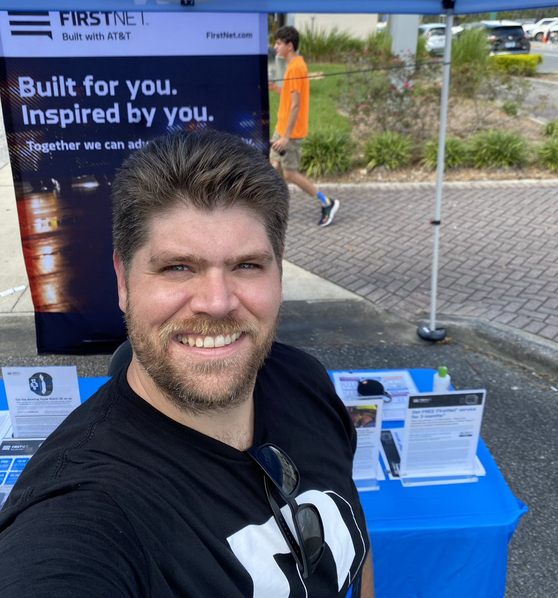 SpringHillATT's tweet image. Come visit our Assistant Manger Charlie over at the HSCO Safety and Fun Fest in Hernando County to learn more about our awesome specials and how you can qualify for FIRSTNET!! #FirstNet #FirstResponders #OneFLA @TheJohnRussoRSM @DanielaCarla00 @ARSMIsaac @jrluna11